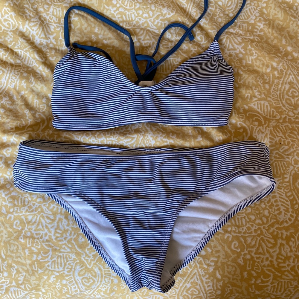 STRIPED BIKINI SET